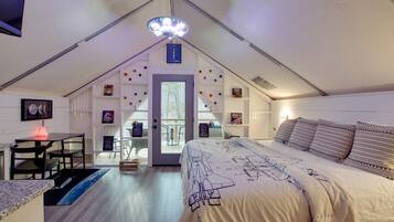 1 habitación, escritorio, wifi y ropa de cama
