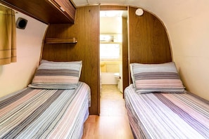 1 habitación, wifi y ropa de cama