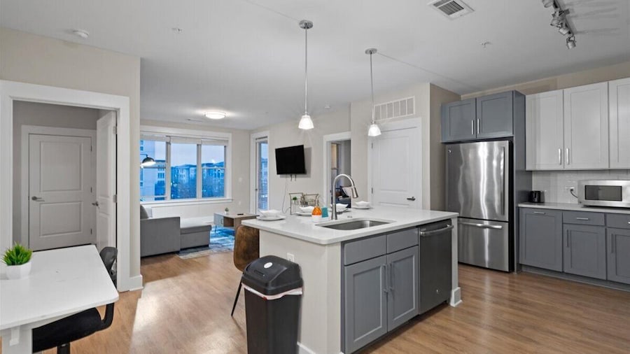 Upscale 3BR Suite Mins Uptown Charlotte