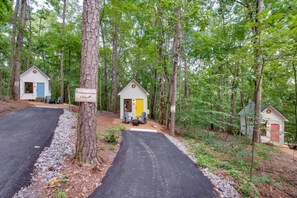 Exterior - Luminous Tiny Cabin with Amazing Hiking Trails in Alabama (Scottsboro)