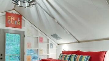 1 Schlafzimmer, Schreibtisch, WLAN, Bettwäsche