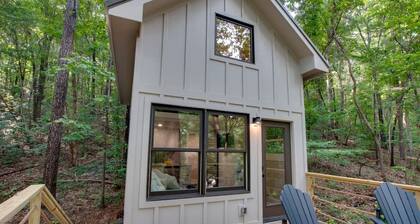 Pet-Friendly Tree House Great for a Relaxing Escape in Alabama