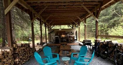 Family Friendly Yurt Glamping, Perfect for an Alaskan Adventure