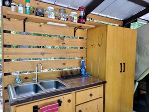 炉灶、茶具/咖啡用具、电热水壶、厨具/餐具