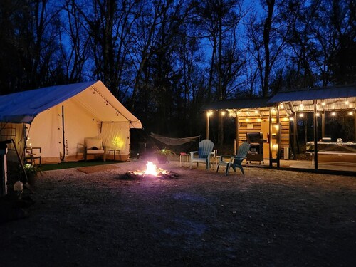 Black Fox Den: A Woodland Glamp - Dog Friendly in Hot Springs, AR
