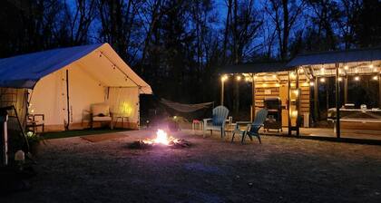 Black Fox Den: A Woodland Glamp - Dog Friendly in Hot Springs, AR