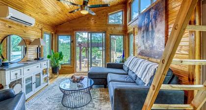Gorgeous Tiny House with Indoor and Outdoor Lounging Space in Alabama