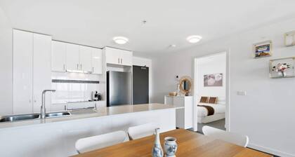 Executive and Spacious Apartment With Balcony