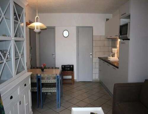 2 Rooms for 4 People