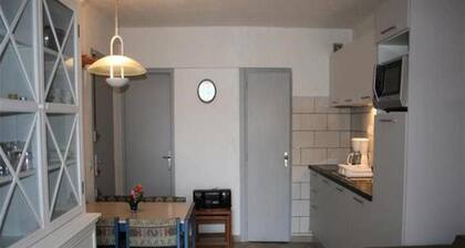 2 Rooms for 4 People