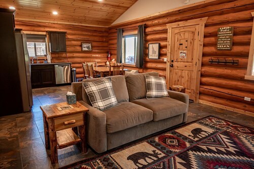 Spacious Pet-Friendly Log Cabin with King Bed & Full Kitchen | Bonners Ferry, Idaho Retreat