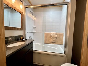 Jetted tub