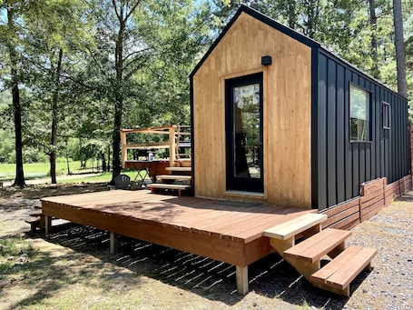 Terrace/patio. Majestic Nordic Tiny House with Private Deck, Grill and Fire Pit in Arkansas