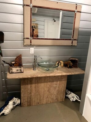 Hair dryer, soap, shampoo - Luxury Safari Tent in Irwin, Idaho near Palisades Lake and Jackson Hole (Irwin)