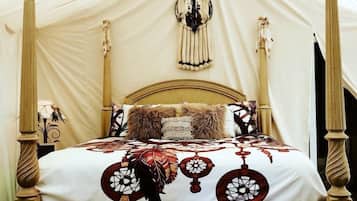 1 bedroom, desk, iron/ironing board, travel cot