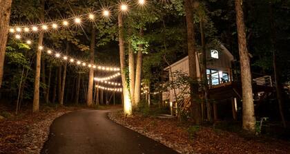Off-grid Tree House Suitable for Four in Alabama