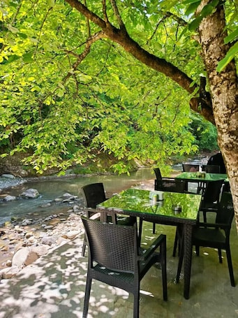 Restaurant. RİVERSİDE HOTEL AGDERE