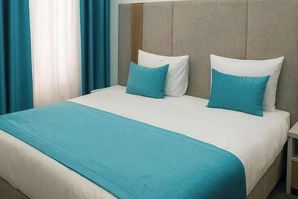 Comfort Double Room, Balcony, Mountain View | In-room safe, desk, laptop workspace, blackout drapes