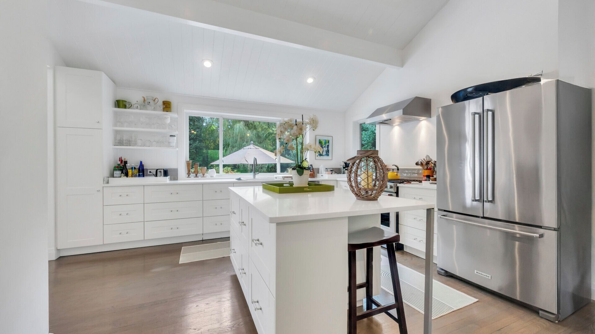 Microwave, oven, stovetop, coffee/tea maker