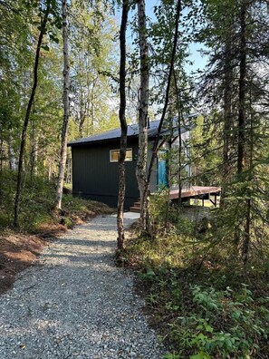 المنطقة المحيطة بالمنشأة