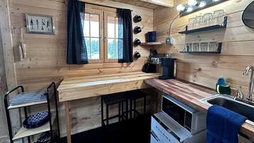 Fridge, microwave, coffee/tea maker, toaster