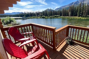 Terrace/patio - Remote and Serene Lakefront Cabin in Cantwell, Alaska, with Gorgeous Views of Nations Mountain (Cantwell)