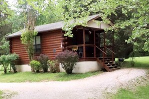 Exterior - Riverfront Vacation Rental with Gas Fireplace in Eureka Springs, Arkansas (Eureka Springs)