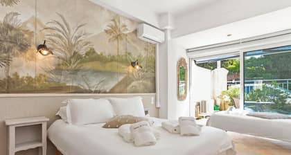 villa a 50 mètres de la mer vue mer au coeur du village de st Aygulf