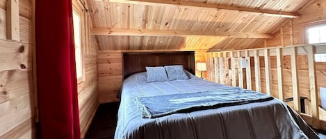 1 bedroom, desk, iron/ironing board, WiFi