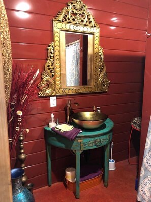 Hair dryer, soap, shampoo - Luxury Safari Tent in Irwin, Idaho near Jackson Hole & Palisades Lake (Irwin)