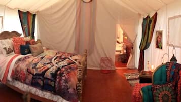 1 Schlafzimmer, Schreibtisch, Bügeleisen/Bügelbrett, Reisekinderbett