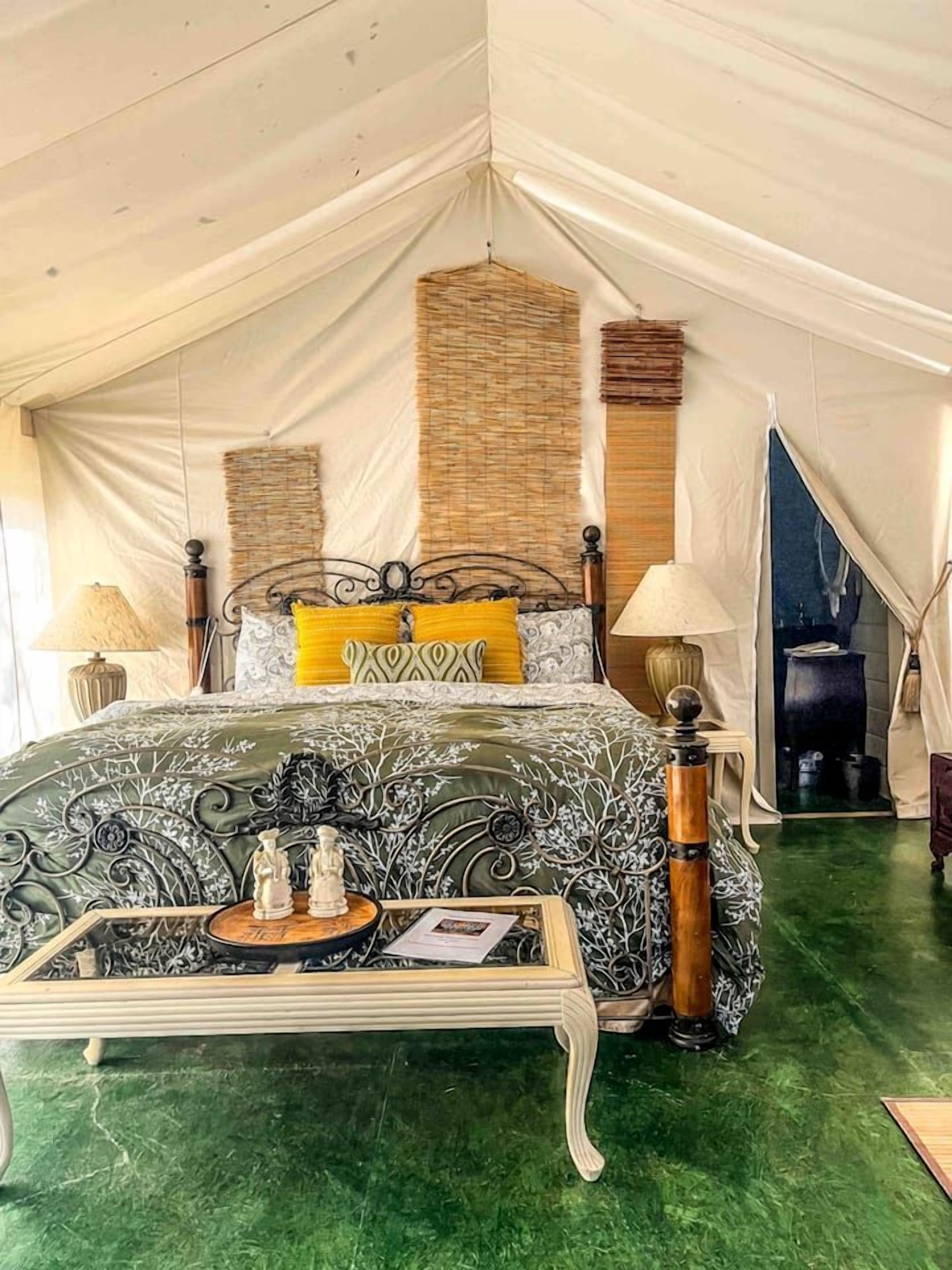 1 Schlafzimmer, Schreibtisch, Bügeleisen/Bügelbrett, Reisekinderbett