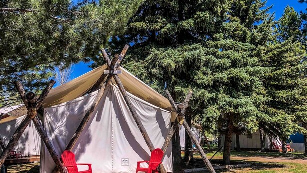 Terrace/patio - Luxury Safari Tent with Private Bathroom in Swan Valley, Idaho near Palisades Lake (Irwin)