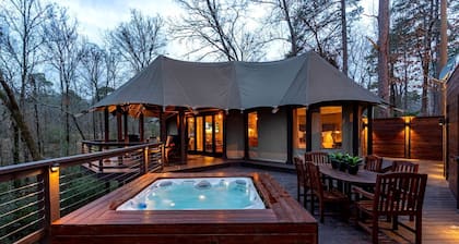Serenity for Friends: Luxe Tented Cabin and Hot Tub Delight in Hot Springs, AR