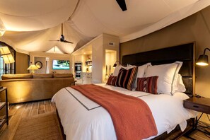 1 bedroom, iron/ironing board, WiFi, bed sheets - Serenity for Friends: Luxe Tented Cabin and Hot Tub Delight in Hot Springs, AR (Hot Springs National Park)