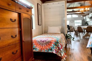 1 bedroom, desk, iron/ironing board, WiFi