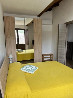 2 bedrooms, bed sheets