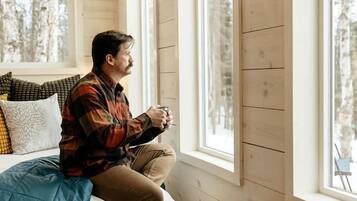 1 bedroom, desk, WiFi, bed sheets