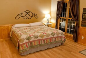 Escritorio y ropa de cama