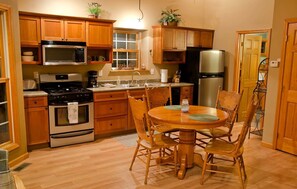 Refrigerador, microondas, parrilla de estufa y lavavajillas