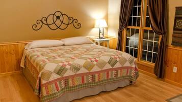 1 bedroom, desk, bed sheets