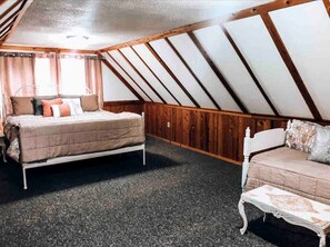 2 Schlafzimmer, Schreibtisch, Bügeleisen/Bügelbrett, Reisekinderbett
