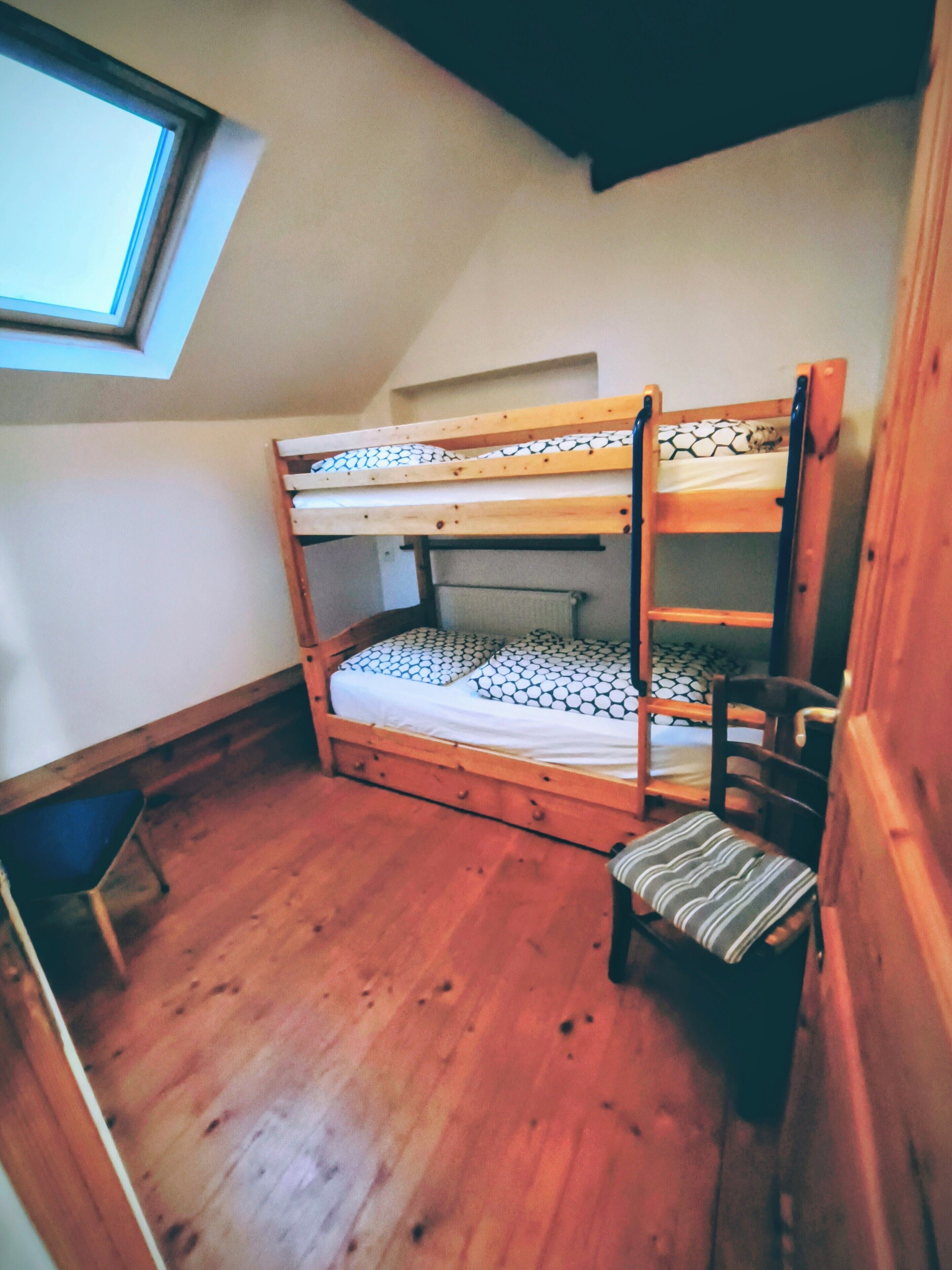 3 chambres, fer et planche à repasser, Wi-Fi gratuit, draps fournis