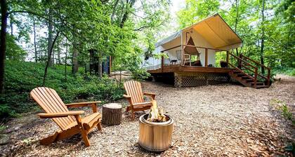 Stunning Tented Cabin with Fire Pit in Des Moines, Iowa