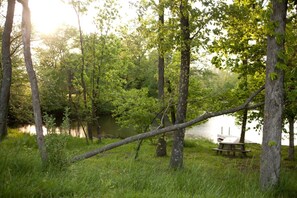المنطقة المحيطة بالمنشأة