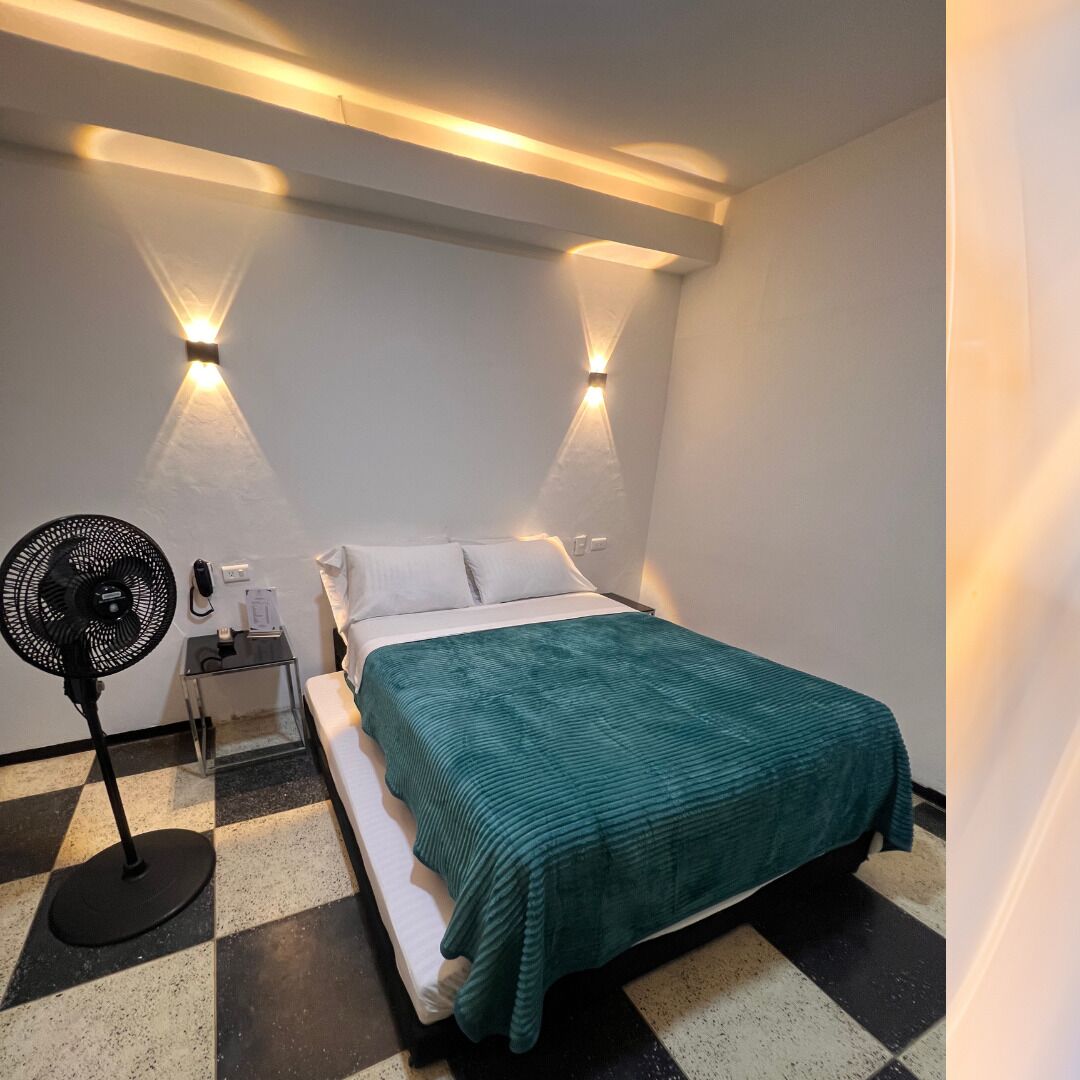 Triple Room | Desk, iron/ironing board, free WiFi