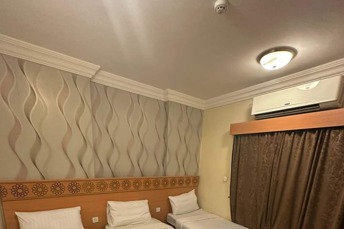 مكتب وواي فاي مجانًا وملاءات أسرّة