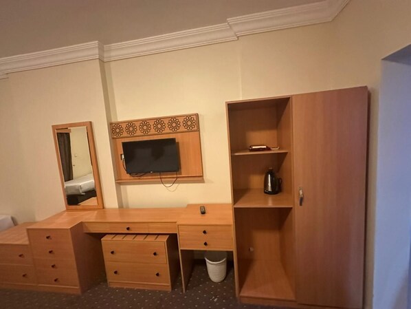 Desk, free WiFi, bed sheets