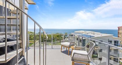 Stylish 3-bed Apartment in Coastal Redcliffe