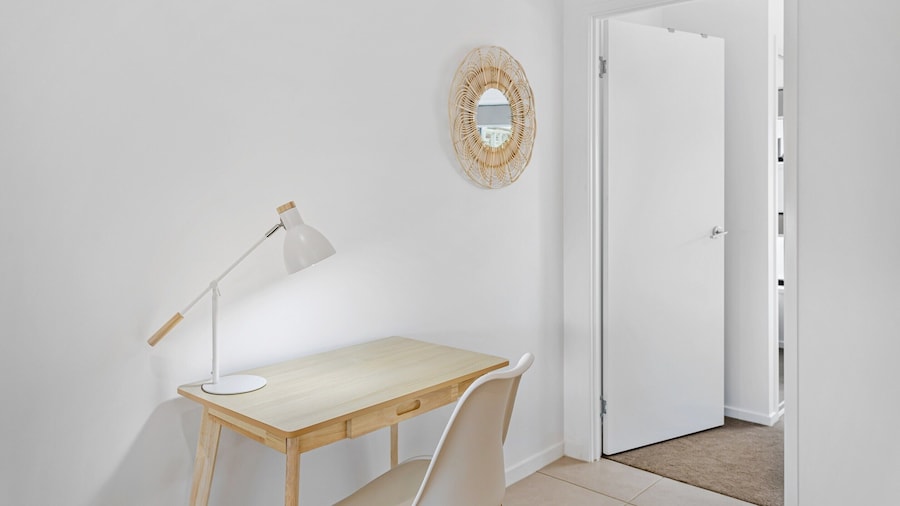 Riverside 3-bed Home With Study Nook and BBQ